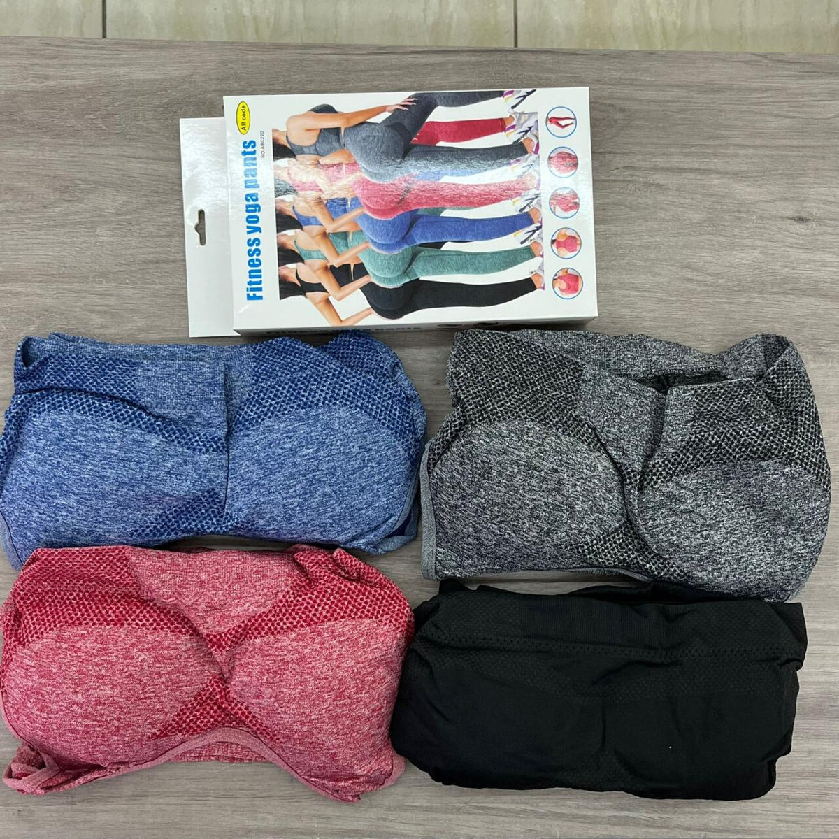 Conjunto desportivo feminino de duas peças com efeito push-up preto